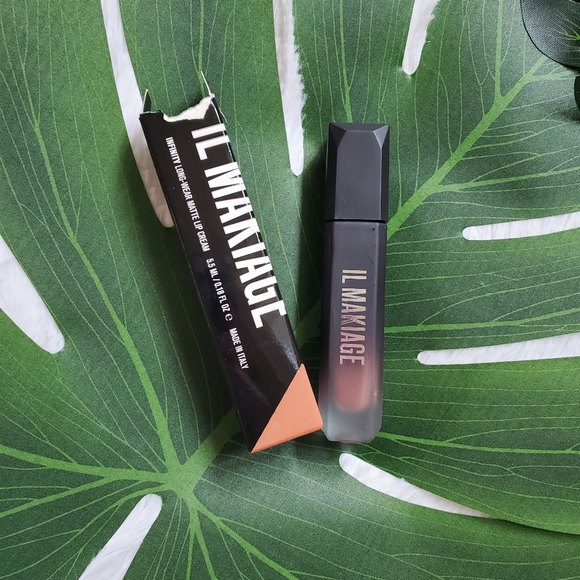 NIB Il Makiage Infinity Long Wear Matte Lipstick